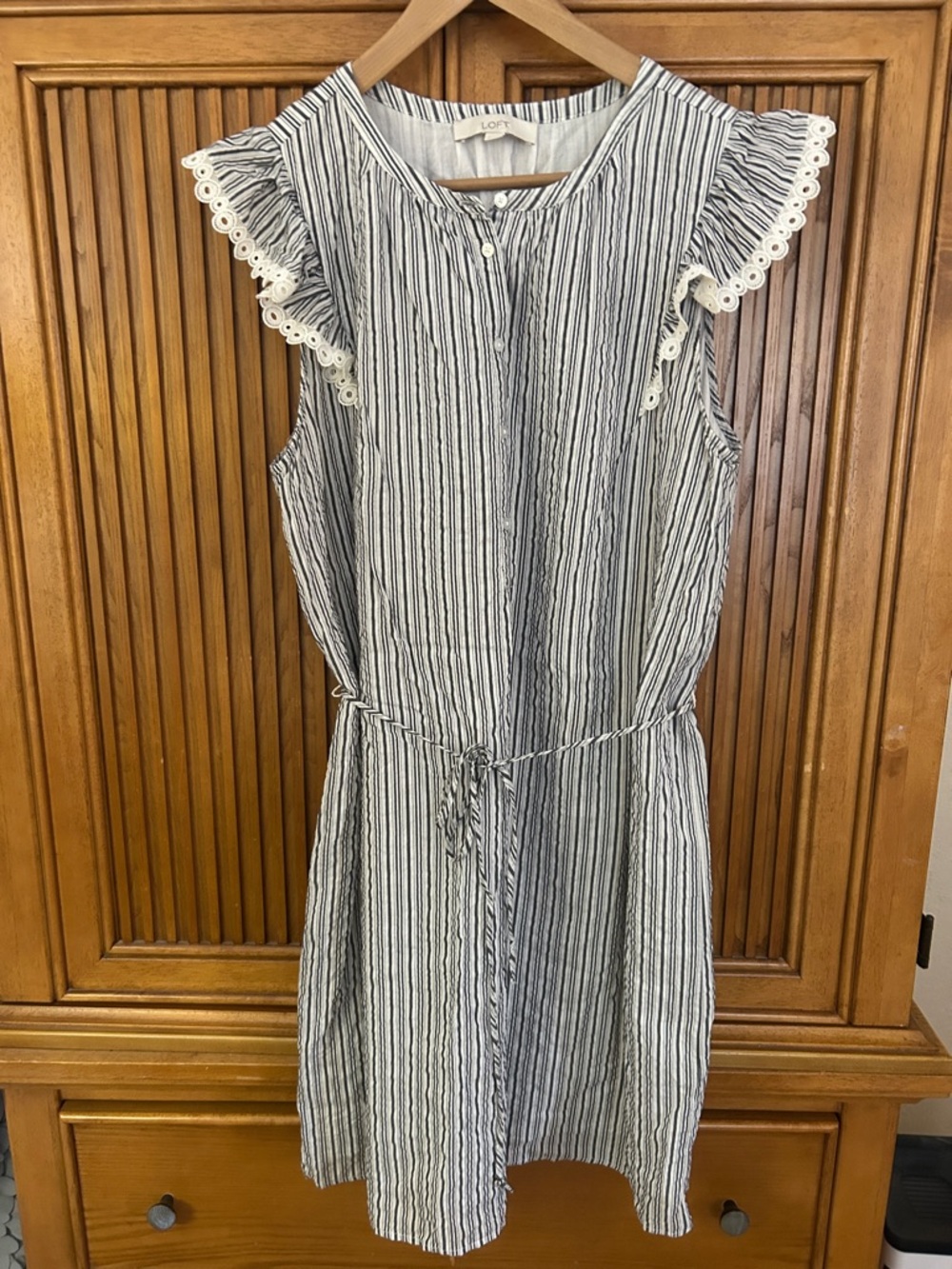 ADORABLE LOFT Striped Sleeveless Tie-Waist Dress in Navy and White